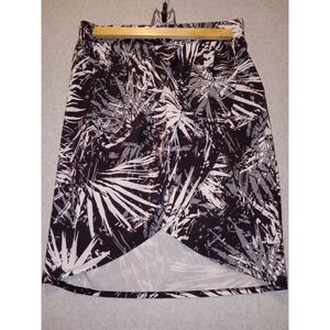 NEW Fabletics Clarissa Skirt Women's S 4-6 Elevated Ease Black White Tropical